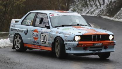 <p>Der ostbelgische Altmeister Marc Duez hat das Rallyefahren nicht verlernt. Er verwöhnte das Publikum am Wochenende mit seinen Drifteinlagen im BMW M3.</p>