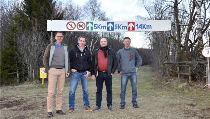 <p>Philippe Heck (Biathlonverband), Bruno Gross (Projektkoordinator), Arno Rauw (Herzebösch) und Stephan Langer (OSWV, v.l.n.r.) sind vom Projekt überzeugt.</p>