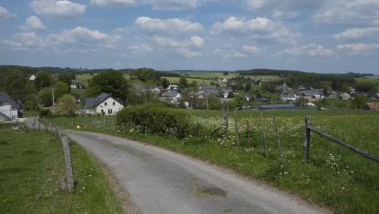 <p>Blick auf Espeler: In der Gemeinde Burg-Reuland ist das Knotenpunktsystem so gut wie fertig. Die Wanderer können auch nicht so bekannte Routen entdecken.</p>