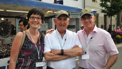 <p>Heinz Lejeune (Mitte), hier mit Sarah Schweiss und Denis Bongartz übernahm zum letzten Mal die Marktleitung.</p>