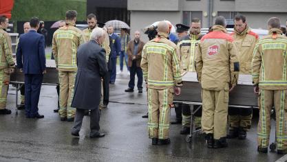 <p>Emotionaler Abschied von verstorbenen Feuerwehrmännern in Heusden-Zolder</p>
