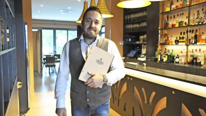 <p>Restaurant-Inhaber Fabrice Aroni verwöhnt die Gäste mit italienischen Speisen.</p>