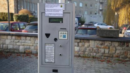 <p>Die klassischen Parkuhren mit Münzbetrieb sollen in Malmedy durch ein Bezahlsystem per App oder SMS ergänzt werden.</p>