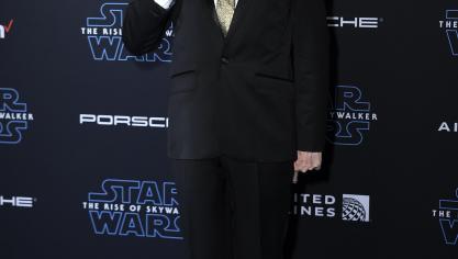 <p>Der britische Schauspieler Anthony Daniels stellt C-3PO dar.</p>