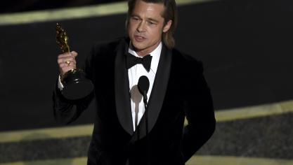 <p>Schauspieler Brad Pitt nimmt bei der 92. Verleihung der Academy Awards im Dolby Theatre den Oscar als bester Nebendarsteller entgegen. Der 56-jährige Amerikaner wurde für seine Rolle in dem Quentin-Tarantino-Film „Once Upon a Time in Hollywood“ ausgezeichnet.</p>