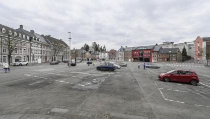 <p>Nur wenig los auf dem Eupener Werthplatz: Das öffentliche Leben steht in diesen Tagen auch in Ostbelgien still.</p>