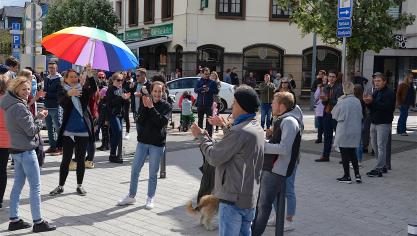 <p>Corona-Maßnahmen: Bürger setzen Zeichen am St.Vither Rathaus</p>
