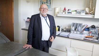 <p>Nach über fünf Jahrzehnten hat der Allgemeinmediziner Jean-Jacques van Lochem seine Praxis in Büllingen geschlossen, um im Alter von 83 Jahren in den Ruhestand zu treten.</p>