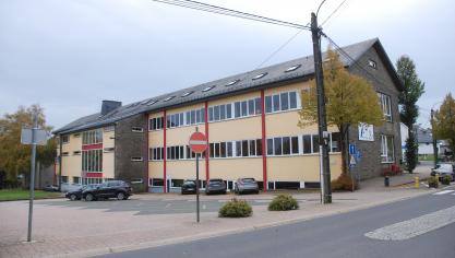 <p>Die Grundschule in Weywertz erhielt einen behindertengerechten Zugang und neue Sanitäranlagen.</p>