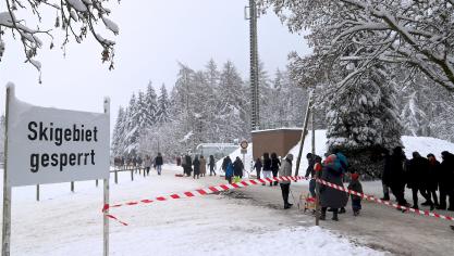 <p>Die gesperrten Skipisten konnten die Besucher nicht von einem Ausflug in die Eifel abhalten.</p>