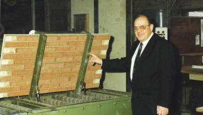 <p>Innovationsgeist und Unternehmertum zeichneten Ernst Genten aus: Die in mehreren Ländern patentierten Gebrik-Fassadenplatten wurden von dem jüngst verstorbenen Schoppener entwickelt.</p>