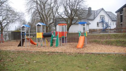 <p>Größere und kleinere Anschaffungen: eine Spielkombination für die Dorfschule Iveldingen-Montenau.</p>