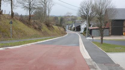 <p>Eines der Infrastrukturprojekte, die im vergangenen Jahr in der Gemeinde Amel fertiggestellt werden konnten, war die Erneuerung der Straße „Zum Hütel“ in Halenfeld.</p>