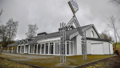 <p>In Eicherscheid hatte der 21-Jährige gefeiert. Sein Alkoholwert lag bei knapp über einem Promille. Seine Familie glaubt nicht, dass er unter dem Einfluss von Alkohol „in eine hilflose Lage geriet“.</p>