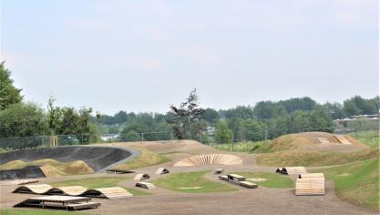<p>Die Arbeiten stehen am Sportplatz in Kalterherberg kurz vor dem Abschluss.</p>