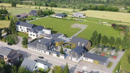 <p>Die Gruppen Gehlen und Unibox wollen der Hostellerie du Roannay im Ortszentrum von Francorchamps nach einer umfangreichen Renovierung zu neuem Glanz verhelfen. Die Neuereröffnung ist im Sommer 2022 geplant.</p>