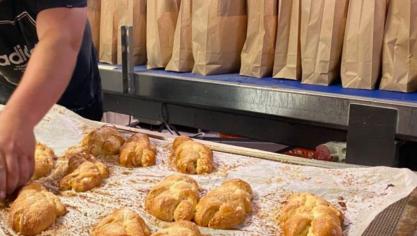 <p>In der Bäckerei Fonk wurden rund 1.000 Lunchpakete für die EBR vorbereitet.</p>