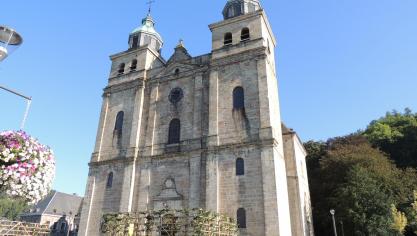 <p>Die Malmedyer Kathedrale erzählt die Geschichte des kurzlebigen Bistums Eupen-Malmedy.</p>