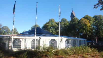 <p>Für alle Veranstaltungen im Festzelt gilt die „3G“-Regel. Das Oktoberfest am Montag wird dieses Jahr von der Esscobar ausgerichtet.</p>