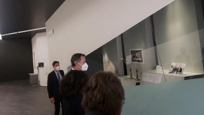 <p>Im Jüdischen Museum in Berlin zeigte sich Premier De Croo interessiert und beeindruckt.</p>