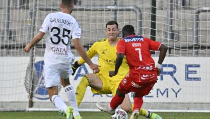 <p>Die spielentscheidende Szene: In der 81. Minute wurde der eingewechselte Mbayo im Strafraum freigespielt und traf zum 0:1 für Kortrijk. AS-Schlussmann Lennart Moser war machtlos und auch Lambert kam zu spät.</p>