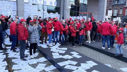<p>Die FGTB protestierte am Donnerstagmorgen vor dem Engie-Sitz in Namur.</p>