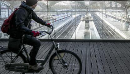 <p>Gähnende Leere herrschte in den Bahnhöfen des Landes. Am Mittwoch fuhren nur ein Drittel der IC-Züge.</p>