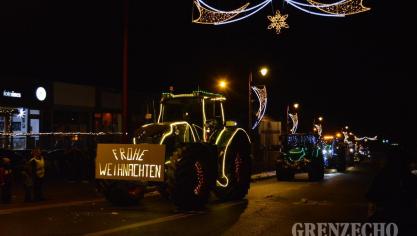 <p>„Adventsleuchten der Traktoren“ in Bütgenbach</p>
