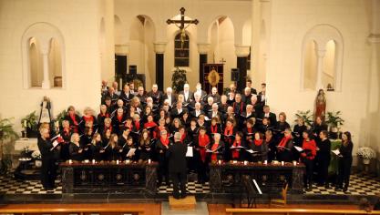 <p>Beim großen Finale teilten sich der Borner Kirchenchor und die Chorgemeinschaft Büllingen-Wirtzfeld den Chorraum.</p>