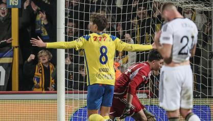 <p>Mit zwei Toren der Spieler des Spiels: Nicolas Madsen schießt Westerlo zum Sieg.</p>