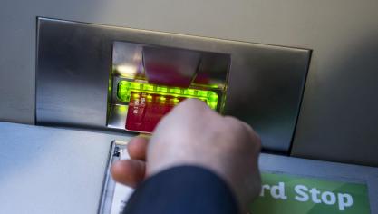 <p>„Card Stop“ ist unter anderem für Sperrungen zuständig.</p>