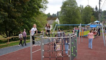 <p>Dorfgemeinschaft freut sich über neuen Spielplatz in Galhausen</p>