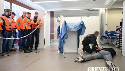 <p>Multidisziplinäre Übung der Eifelpolizei in Worriken</p>
