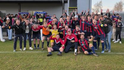 <p>Elsenborn feiert den Derbysieg in Büllingen.</p>