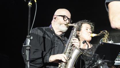 <p>Die von Georg Feltes ins Leben gerufene Band Big G. & The Blowing Monkeys hat mit ihren Revival-Konzerten im Nidrumer Twilight-Café bereits einen gewissen Kultstatus erreicht.</p>