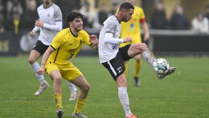 <p>Die St.Vither um Romain Frère (rechts, gegen Milan Peter) erwischten einen rabenschwarzen Sonntag.</p>