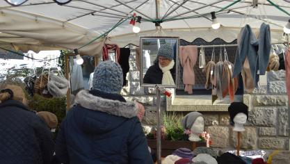 <p>Katharinenmarkt: Händler und Besucher strahlen mit der Sonne um die Wette</p>
