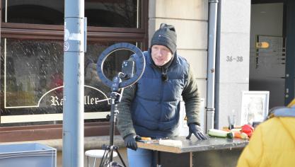 <p>Katharinenmarkt: Händler und Besucher strahlen mit der Sonne um die Wette</p>
