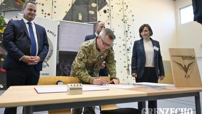 <p>Verteidigungsminister Theo Francken in Eupen</p>
