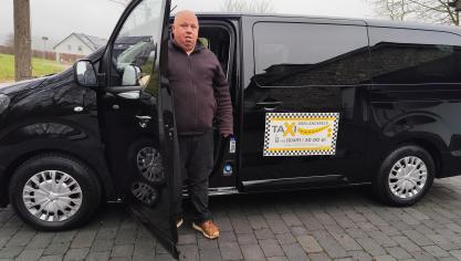 <p>Roger Dahm ist nach fünfjähriger Pause wieder mit seinem Taxi unterwegs.</p>