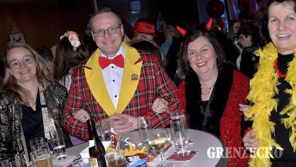 <p>Lachende Böschäsel Arena Rocherath</p>
