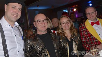 <p>Lachende Böschäsel Arena Rocherath</p>
