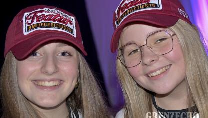 <p>Lachende Böschäsel Arena Rocherath</p>
