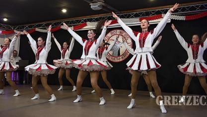 <p>Lachende Böschäsel Arena Rocherath</p>
