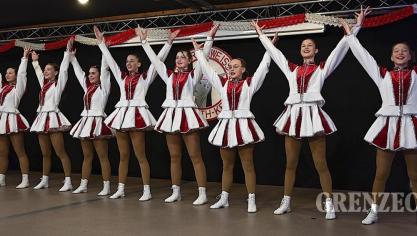 <p>Lachende Böschäsel Arena Rocherath</p>
