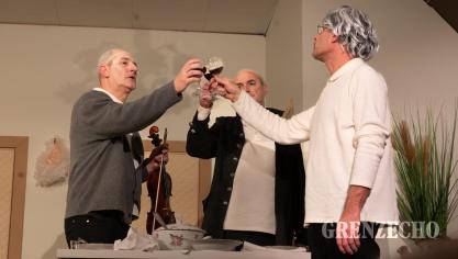 <p>Theatergruppe Crombach mit „Die Physiker“</p>
