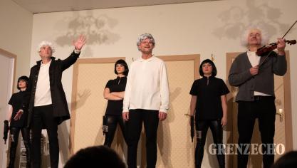 <p>Theatergruppe Crombach mit „Die Physiker“</p>
