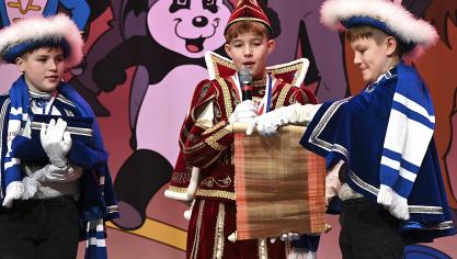 <p>Kinderprinz Tim I. (Klinkenberg) wurde von den Närrinnen und Narren im Triangel ein begeisternder Empfang bereitet. Ein bisschen aufgeregt sei er schon, der einzige Prinz in St.Vith zu sein, erklärte er.</p>