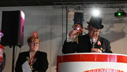 <p>Möhnendonnerstag in Büllingen [Teil 1]</p>

