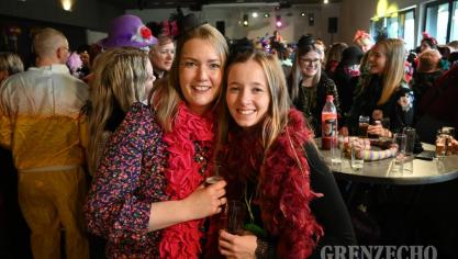 <p>Möhnendonnerstag in Büllingen [Teil 2]</p>
